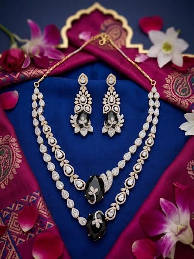 Elegant Black&Diamond Style Necklace Set