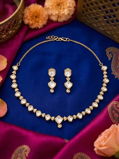 Elegant Kundan Choker Necklace Set